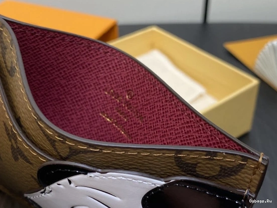 VUITTON HOLDER-11*7*0.5cm CARD LOUIS 0411